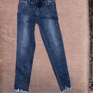 Distressed Star Straight Leg Jeans!